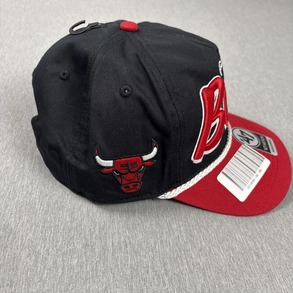 Chicago Bulls '47 Hitch Rope Script Adjustable Black / Red Snapback Hat NBA